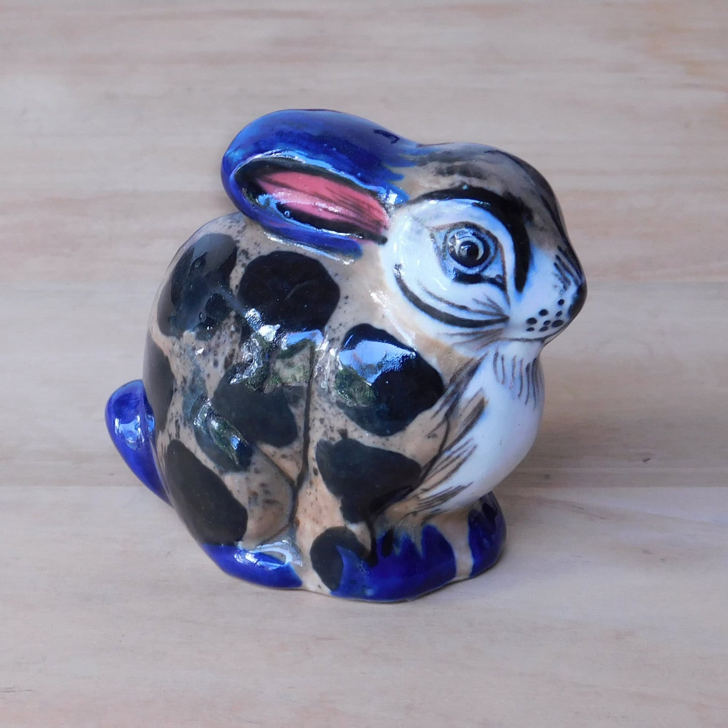 Conejo pequeño de cerámica