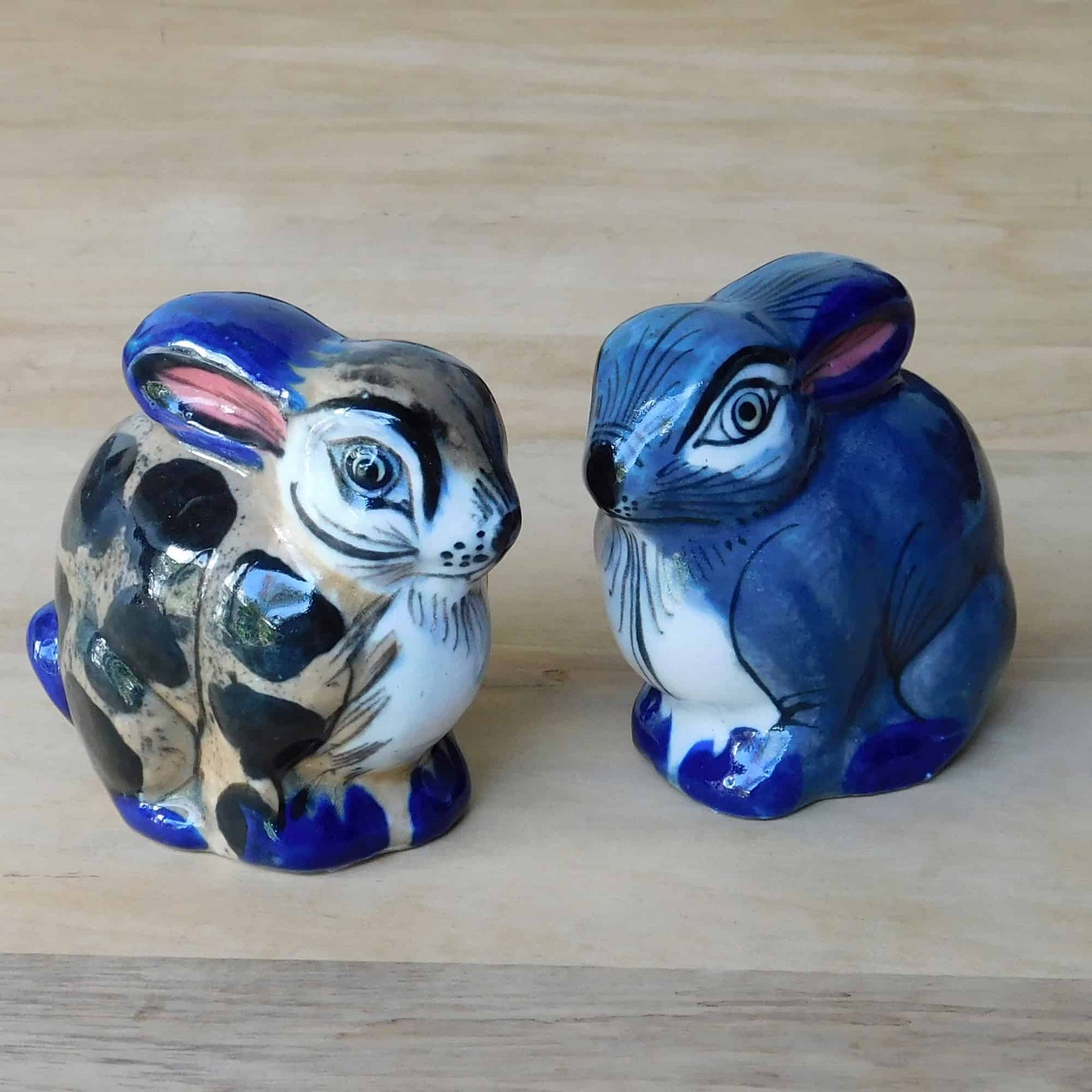 Conejo pequeño de cerámica