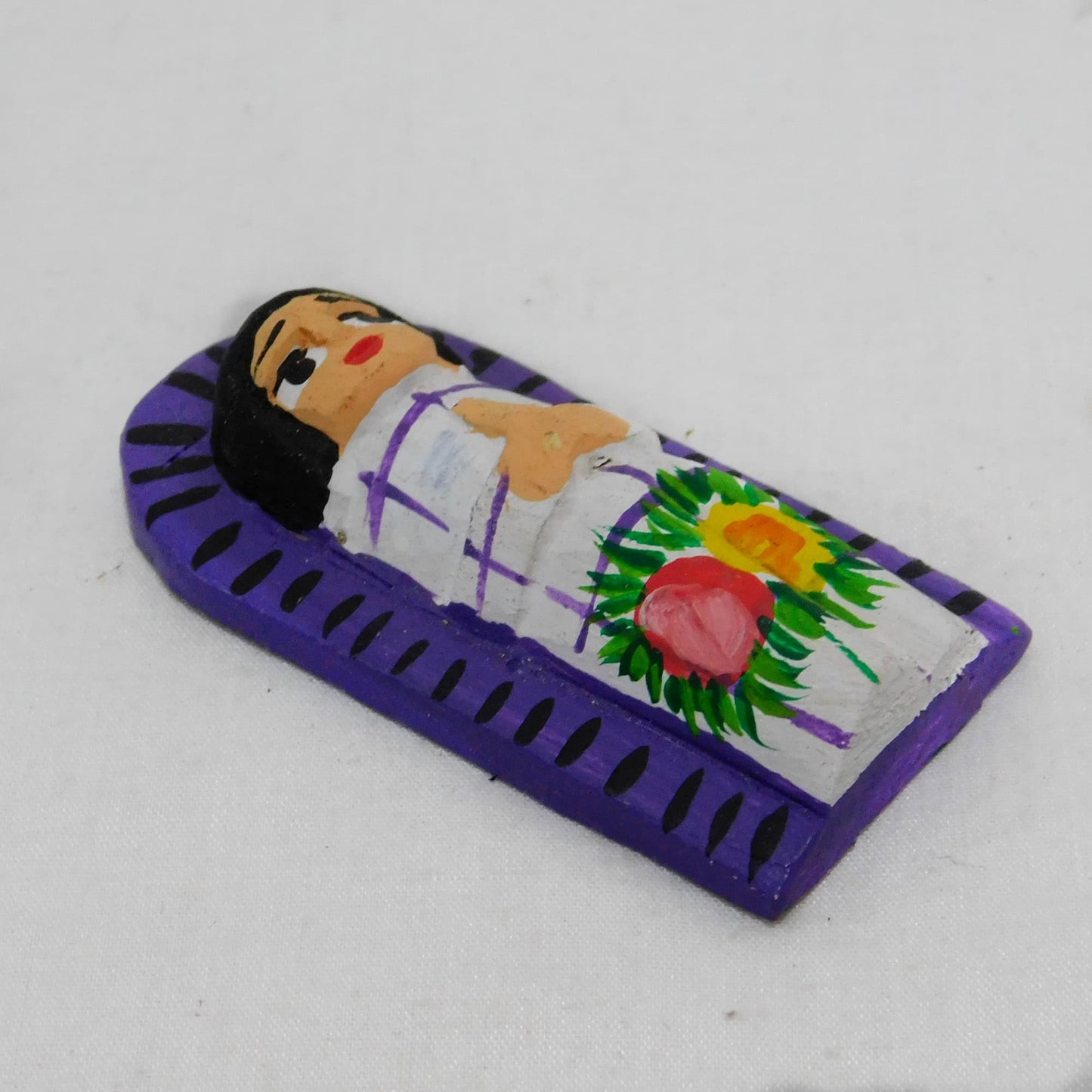 Nacimiento con figuras hincadas variedad