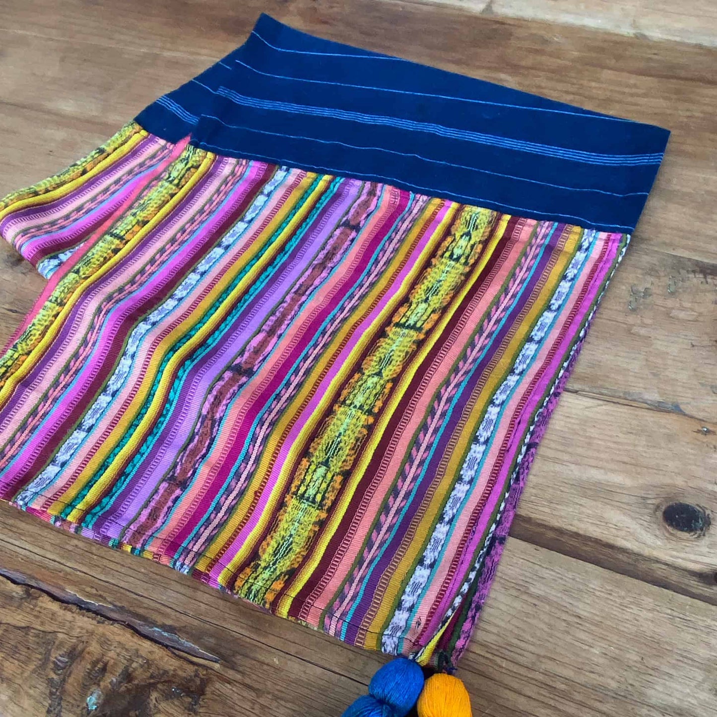 Camino de mesa corte