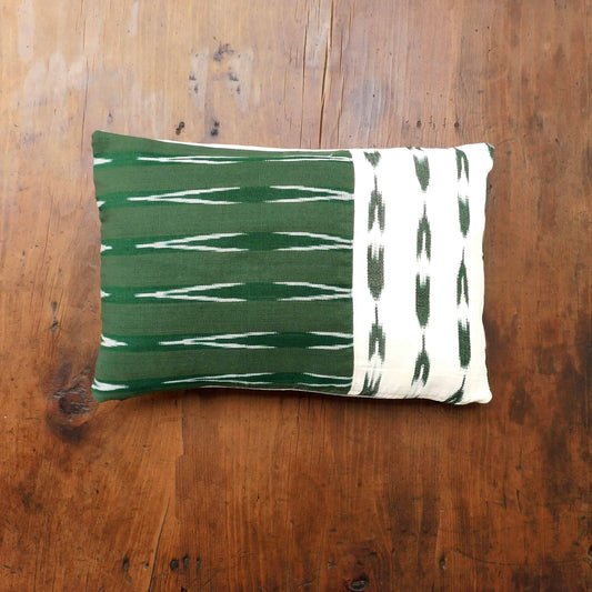 Funda para cojín rectangular - estilo ikat verde