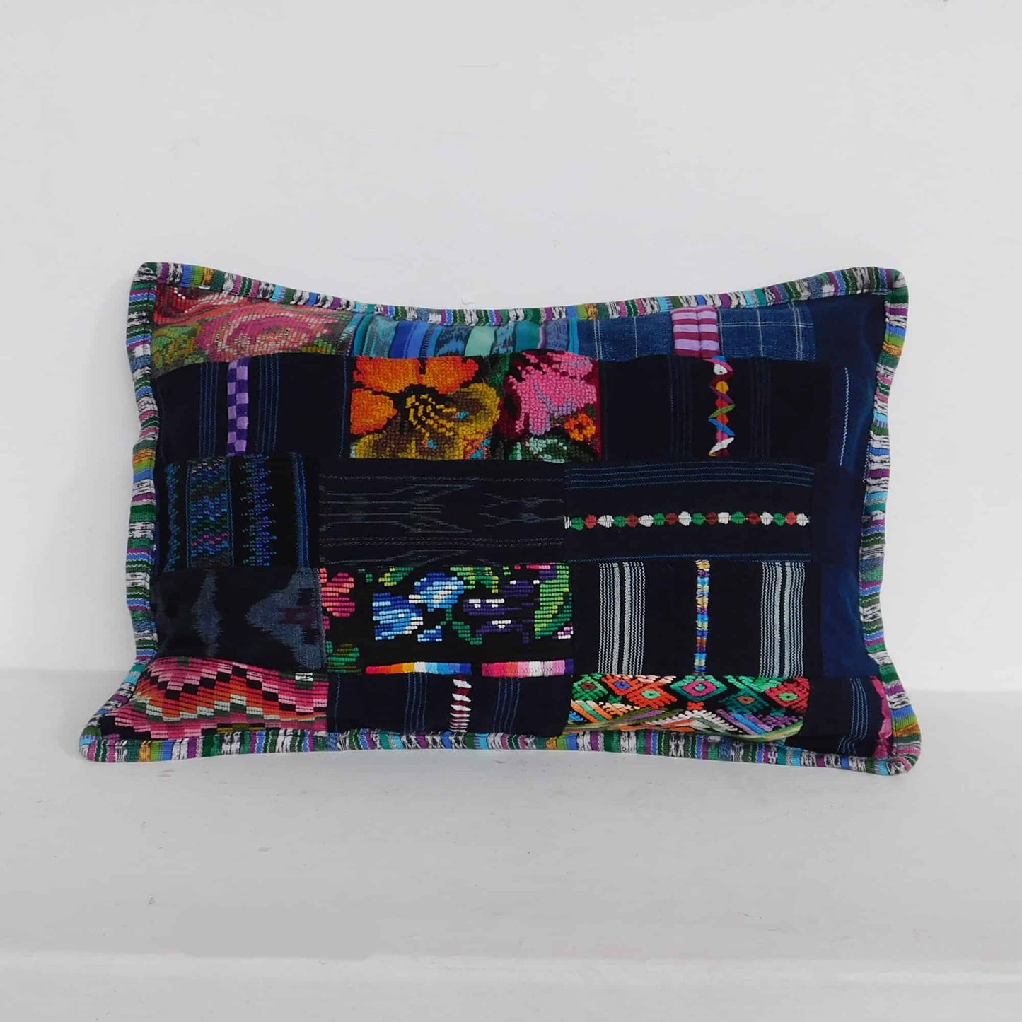 Cojín rectangular de mosaico de corte