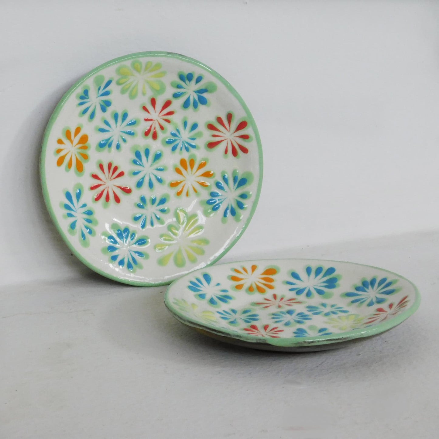 Set taza y plato para té - diseño flores verdes