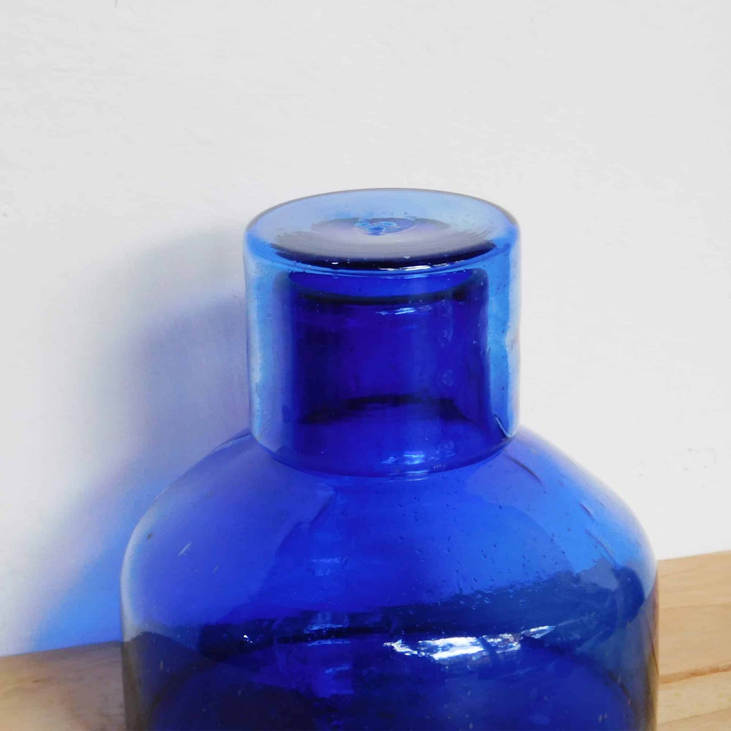 Vaso azul para agua