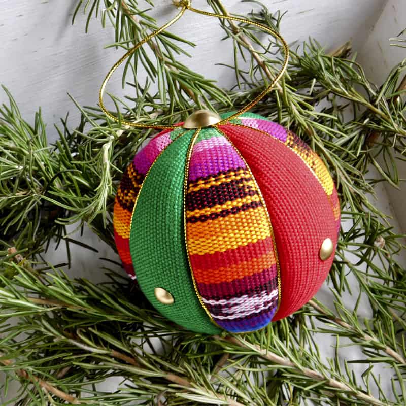 Esferas típicas navideñas variedad