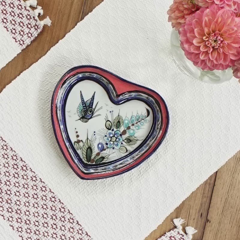 plato de ceramica en forma de corazon