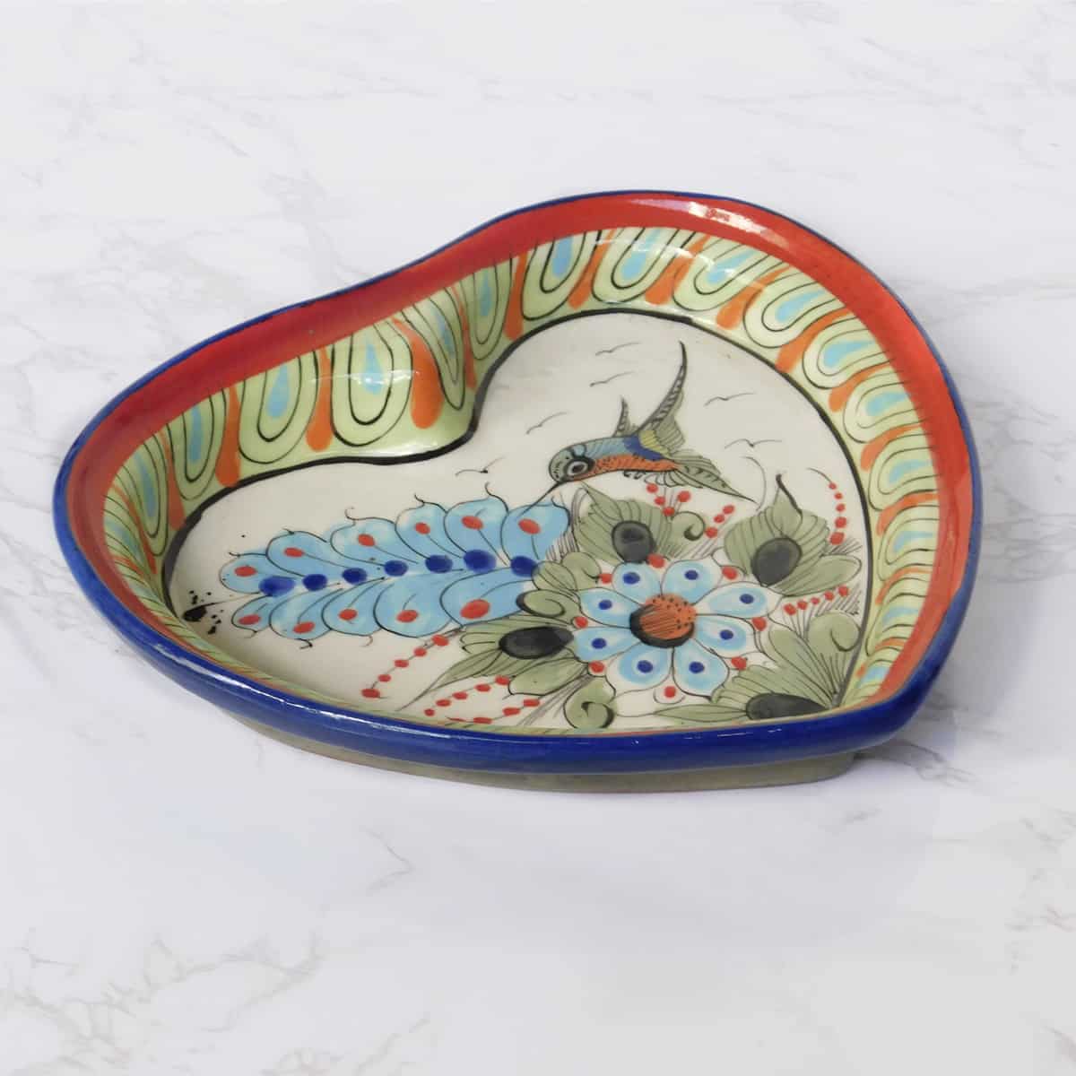 plato artesanal de ceramica en forma de corazon