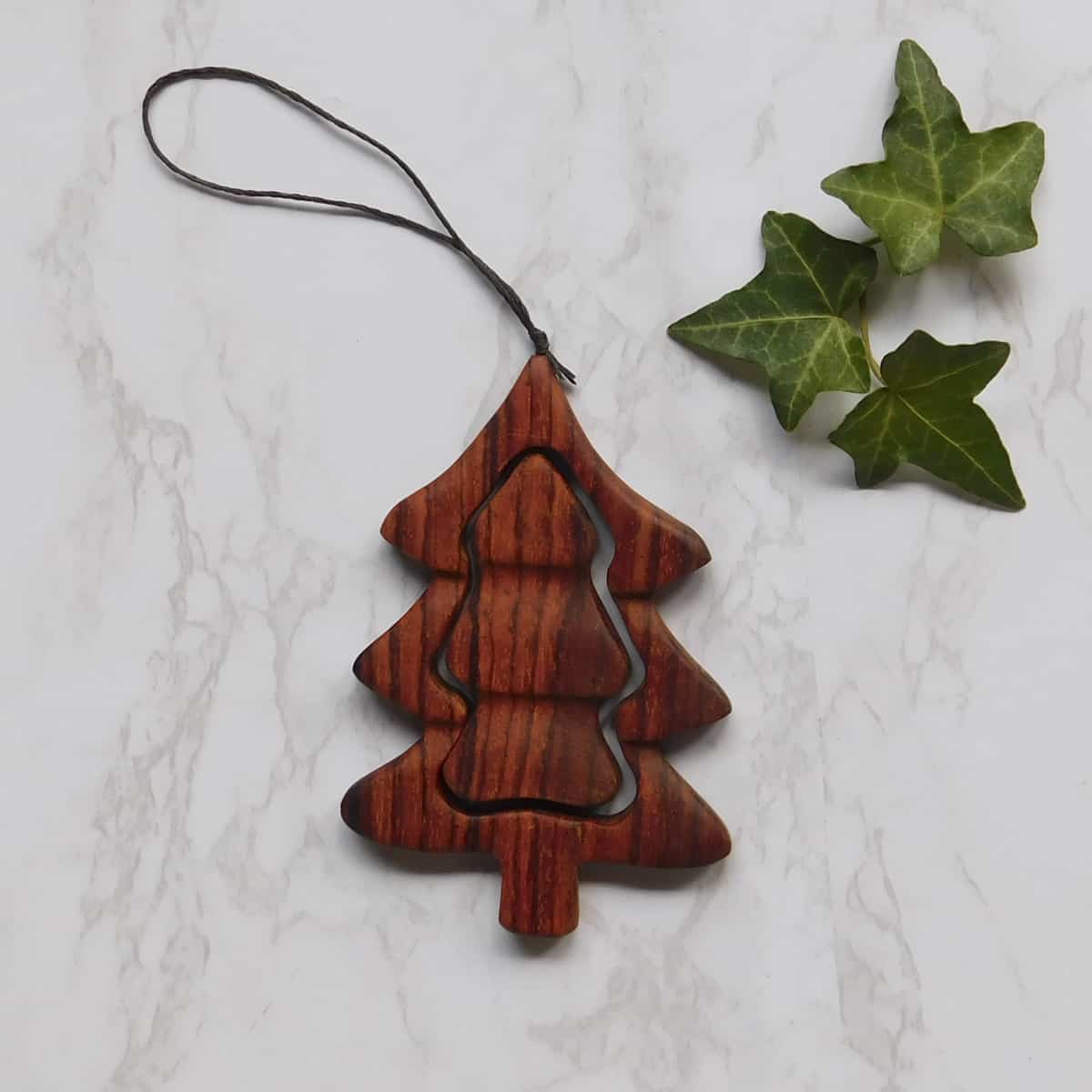 Adornos de madera variedad