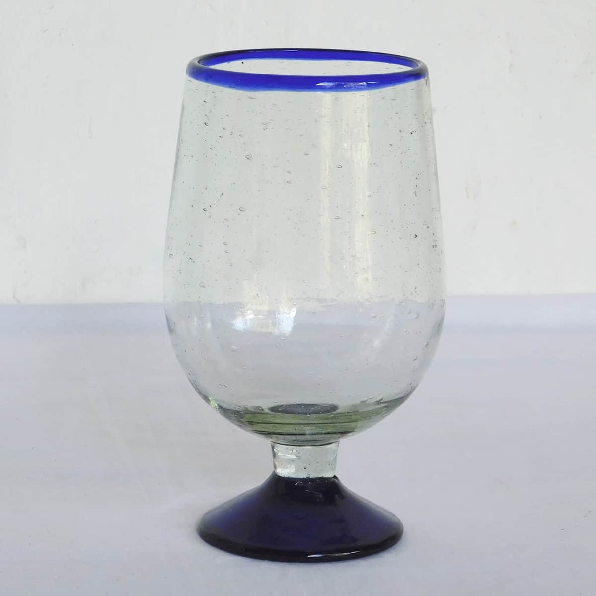 Copa grande con tallo corto