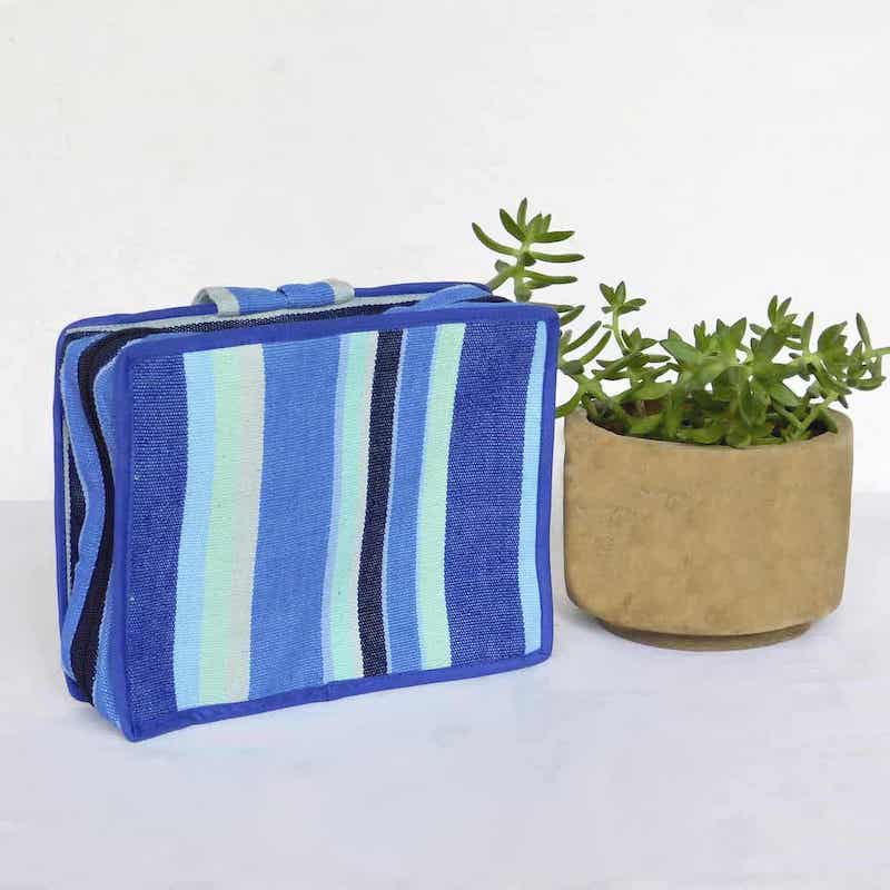 Bolsa de aseo color azul