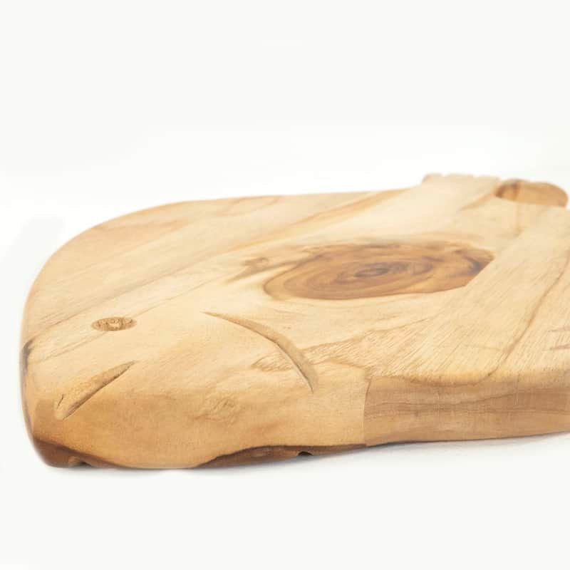 tabla de madera hecha a mano en forma de pescado 