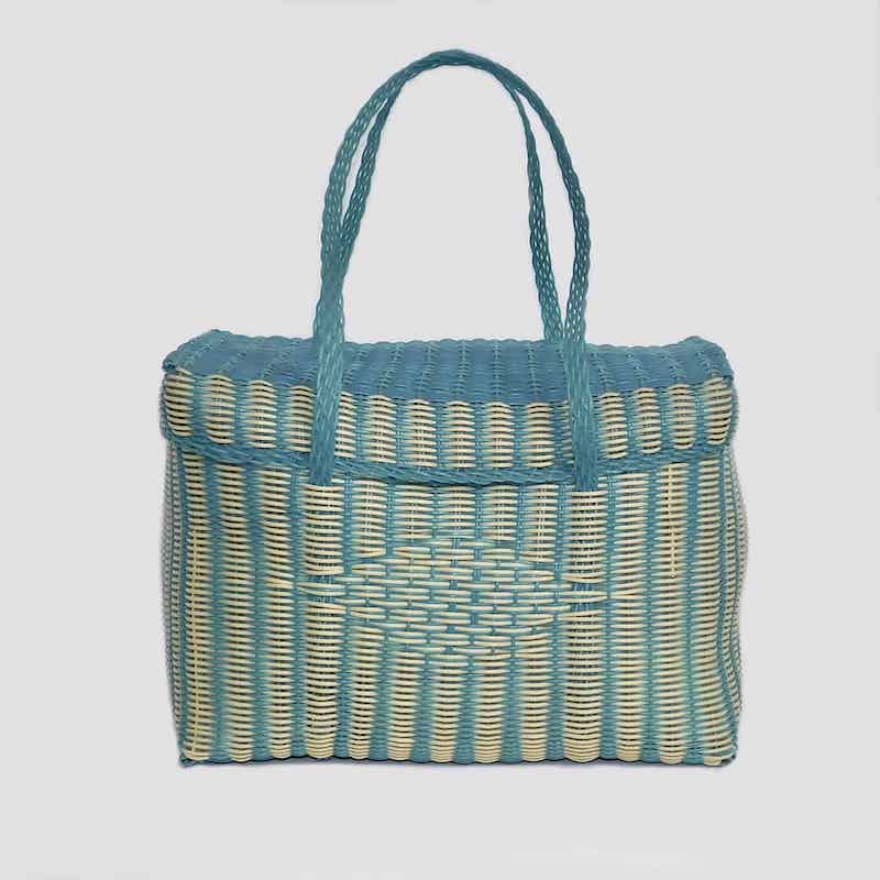 elegante canasta de picnic en crema y turquesa de guatemala