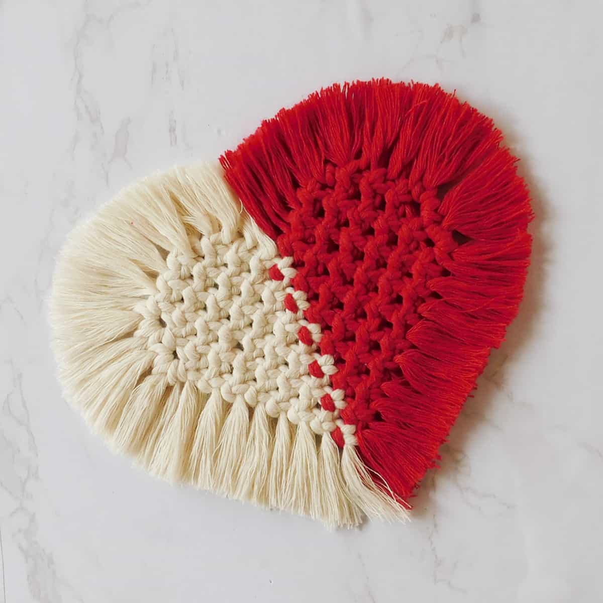 Portavaso corazón de macramé - Colores variados