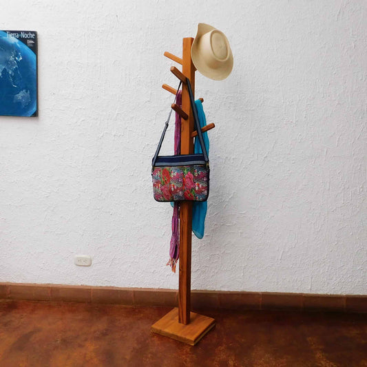 Perchero pedestal con 8 bolillos