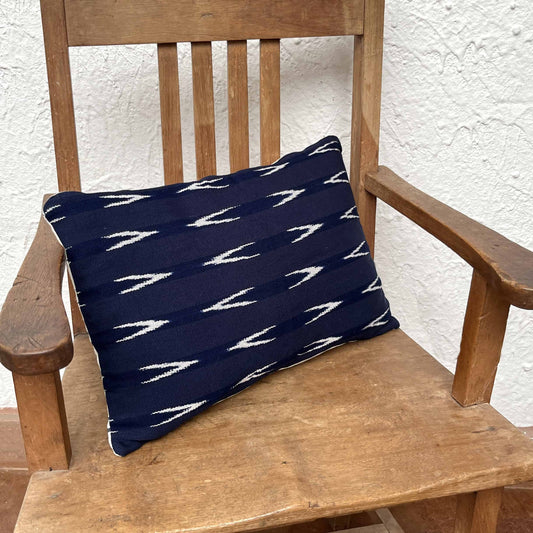 Funda para cojín lumbares azul estilo ikat