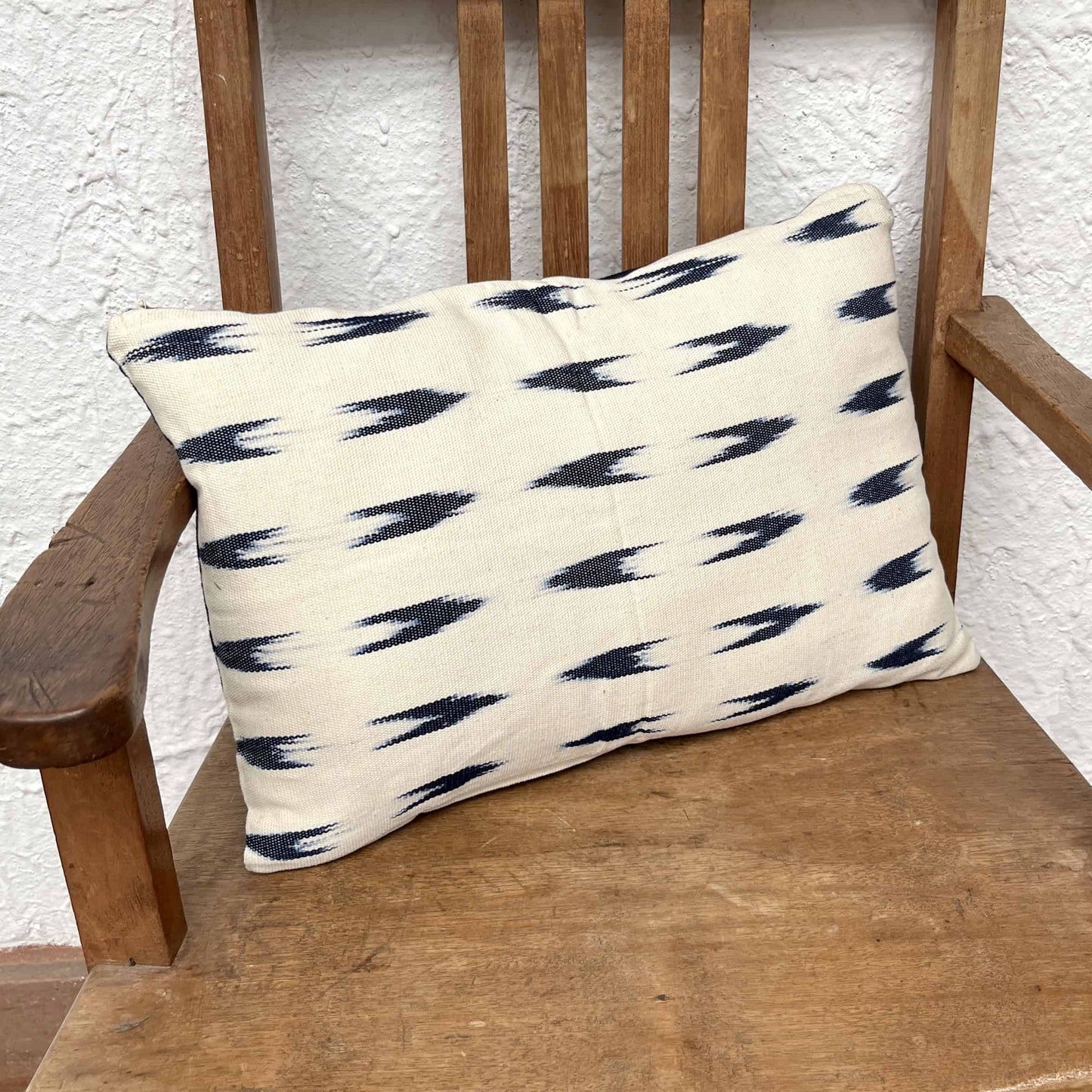 Funda para cojín lumbares azul estilo ikat