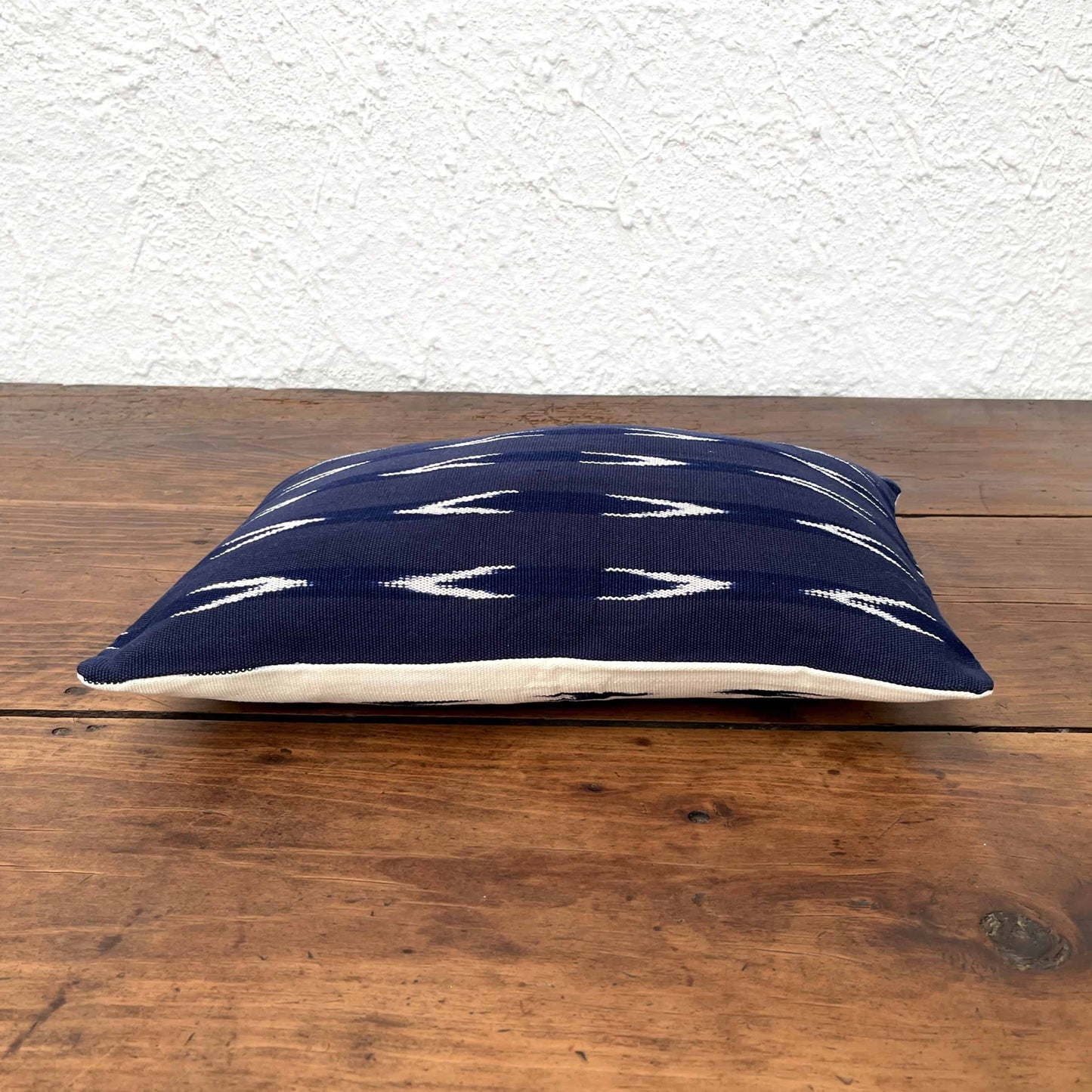Funda para cojín lumbares azul estilo ikat