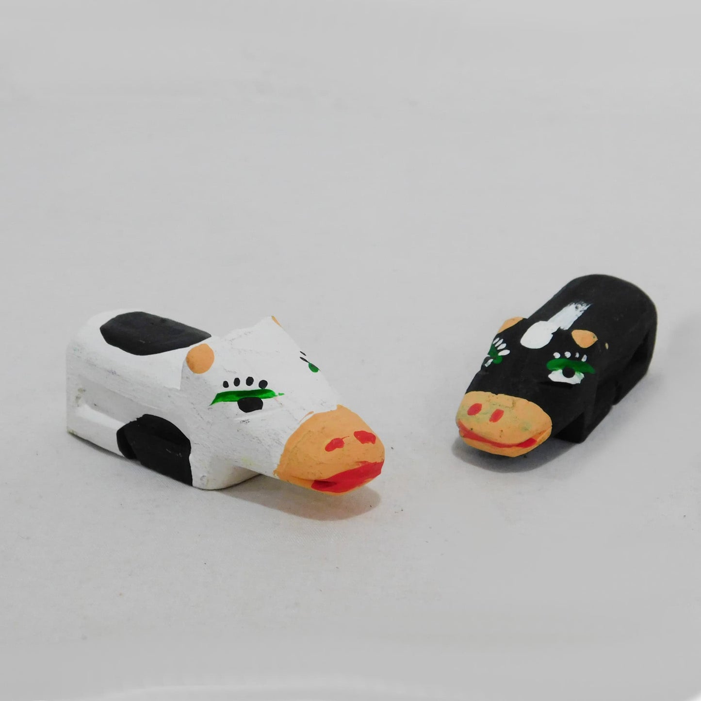 Nacimiento con figuras hincadas variedad