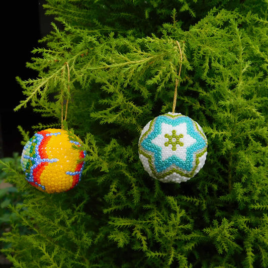 Adorno esfera de mostacilla