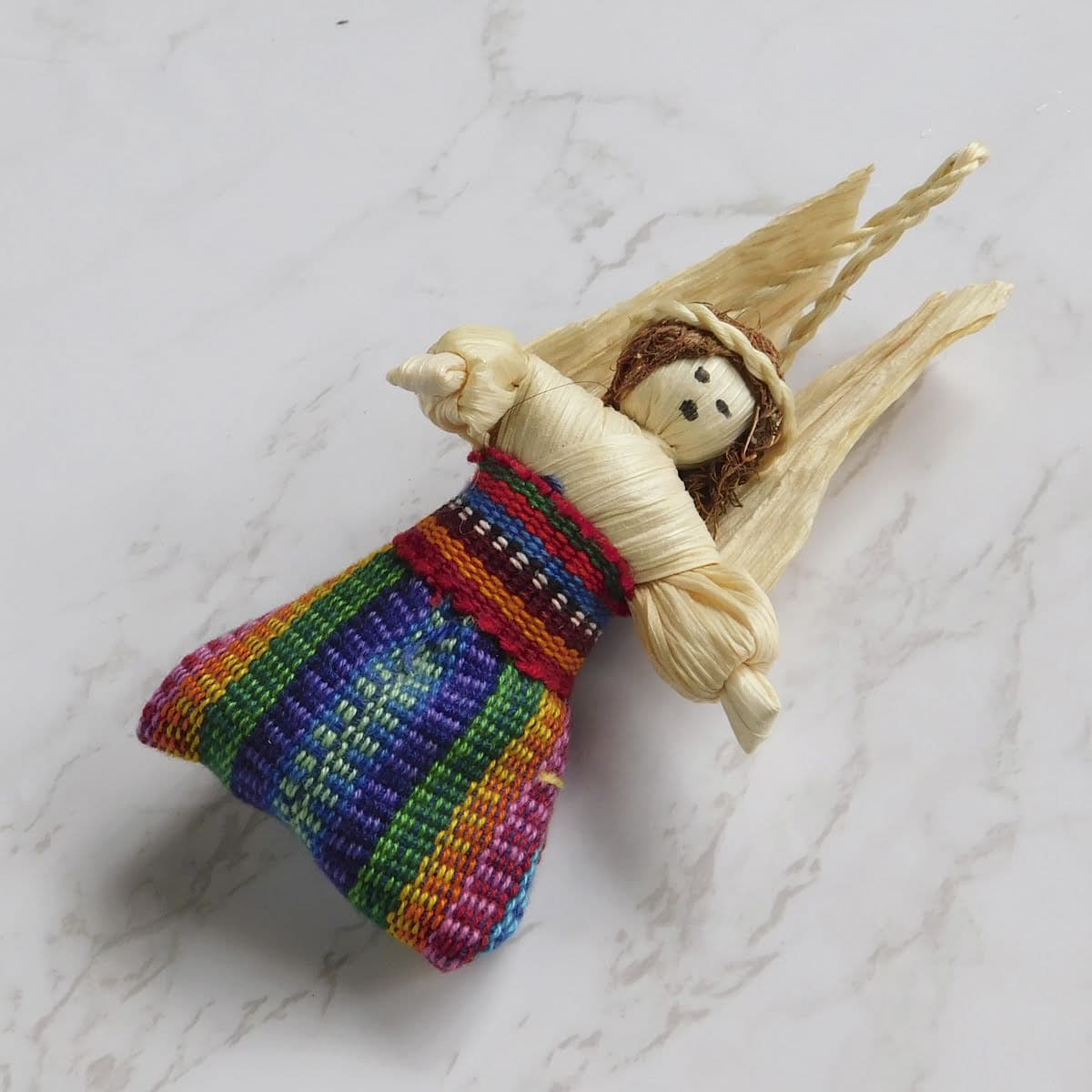 Adorno navideño ángel de tuza con falda típica