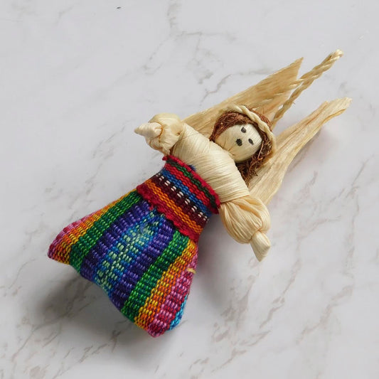 Adorno navideño ángel de tuza con falda típica