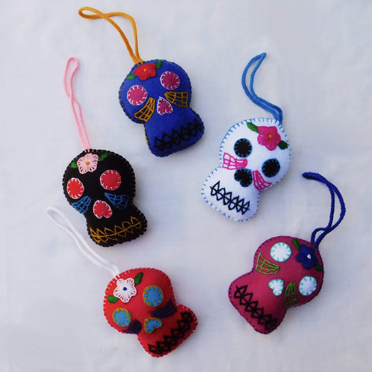 Adorno calavera decorativa de Fieltro