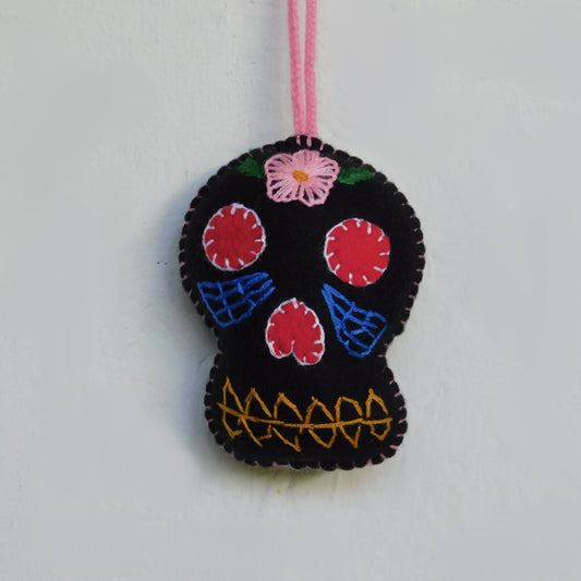Adorno calavera decorativa de Fieltro