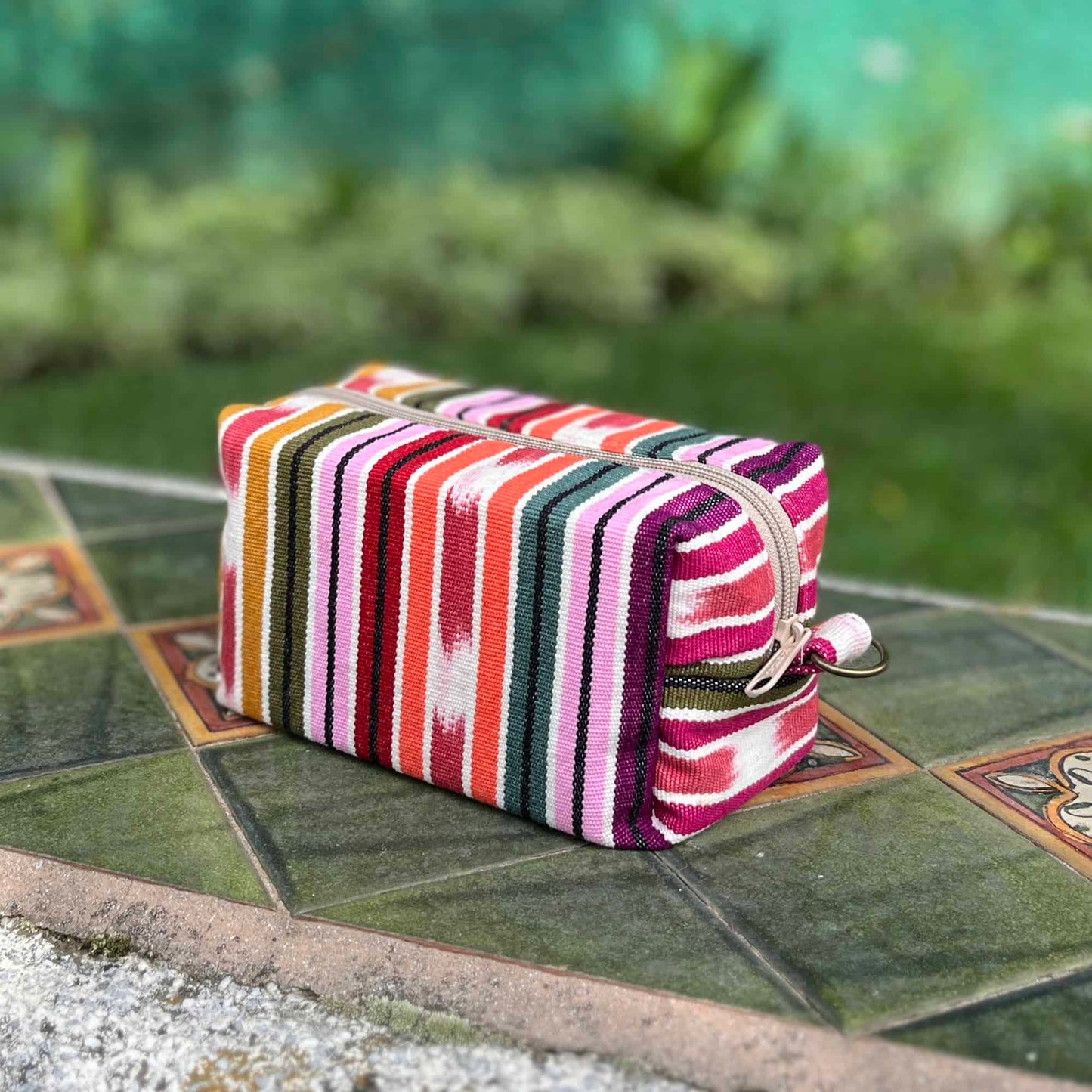 Cosmetiquera cuadrada - Colección Raíces a Rayas