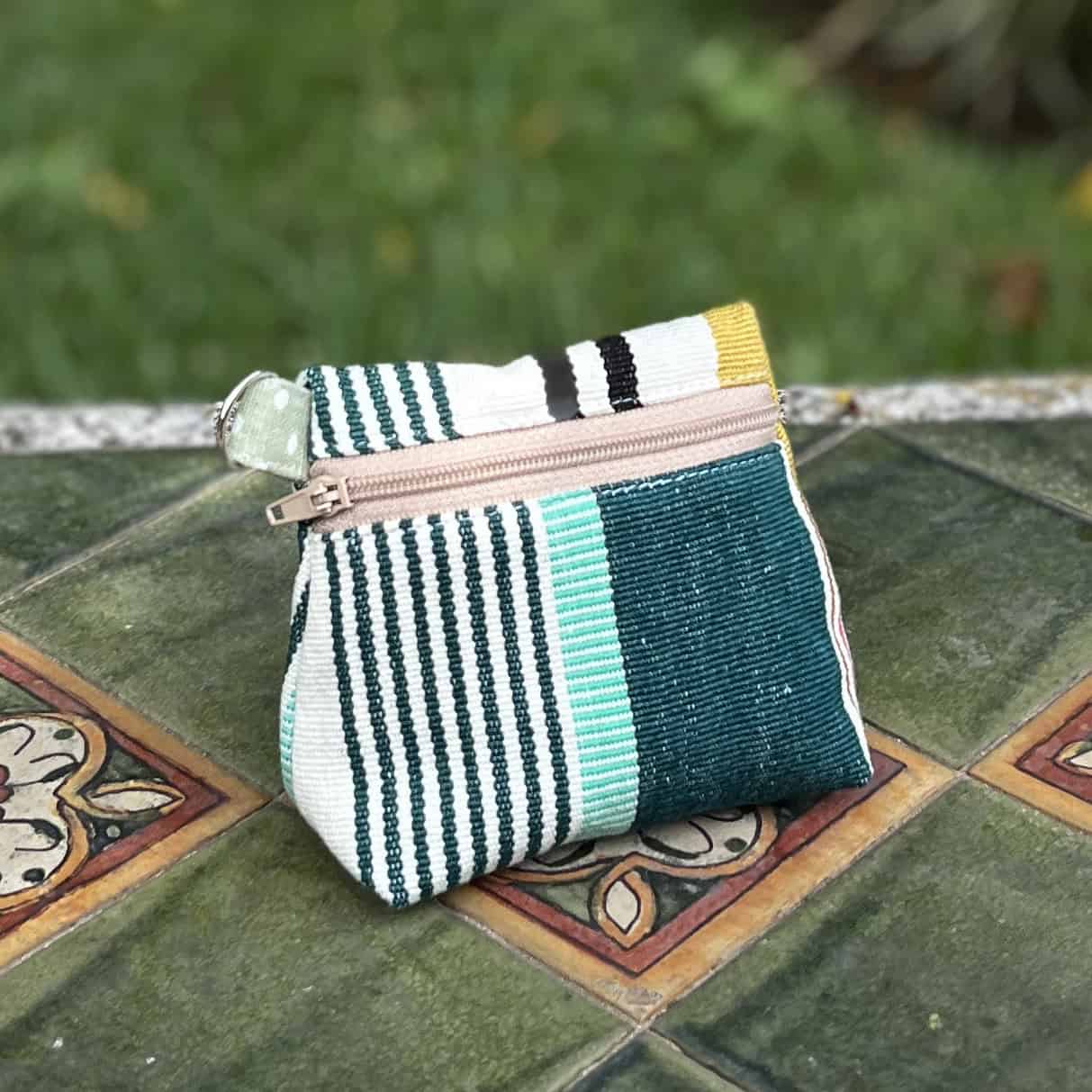 Monedero tonos verdes - Colección Raíces a Rayas