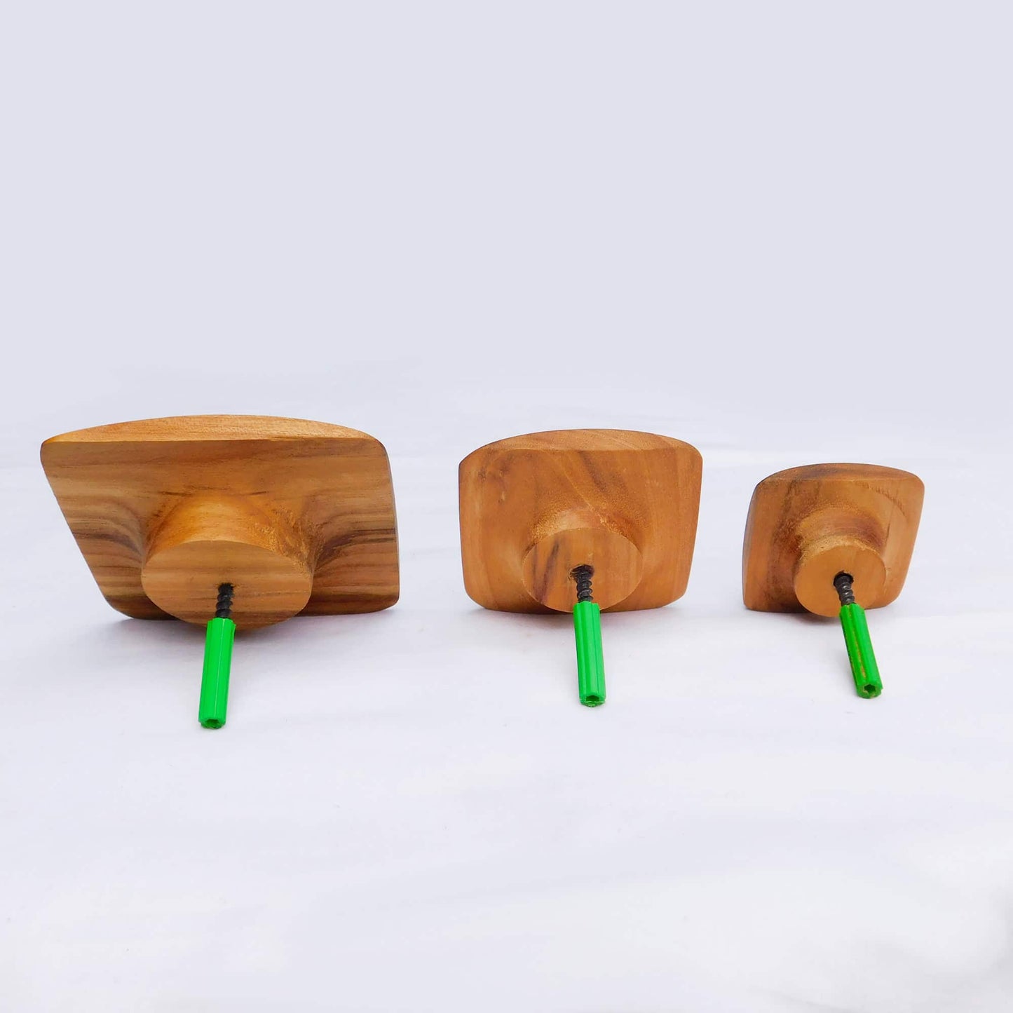Botón colgador de madera teca - set de 3