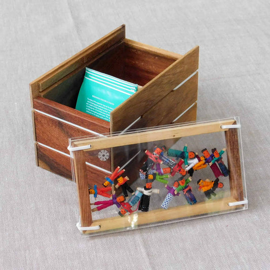 Caja para té con quitapenas