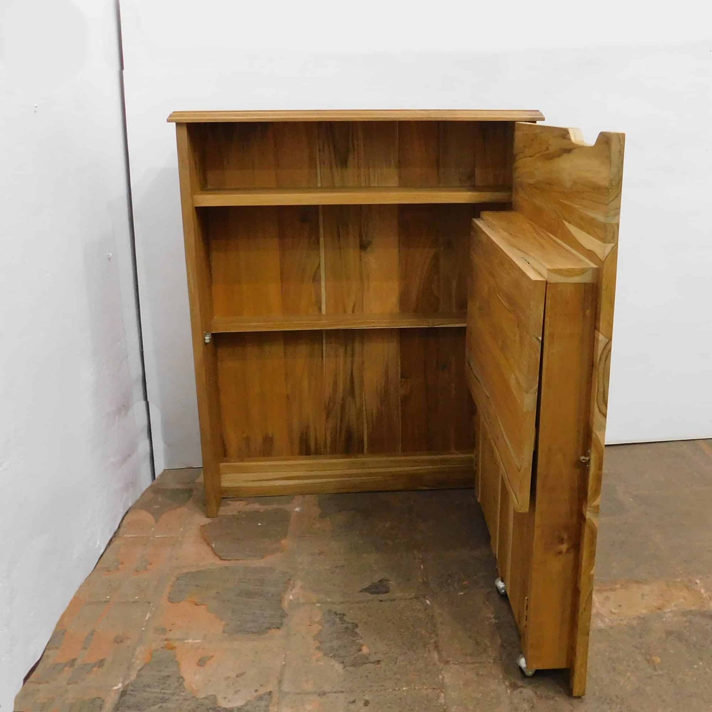 Mueble con Escritorio Oculto