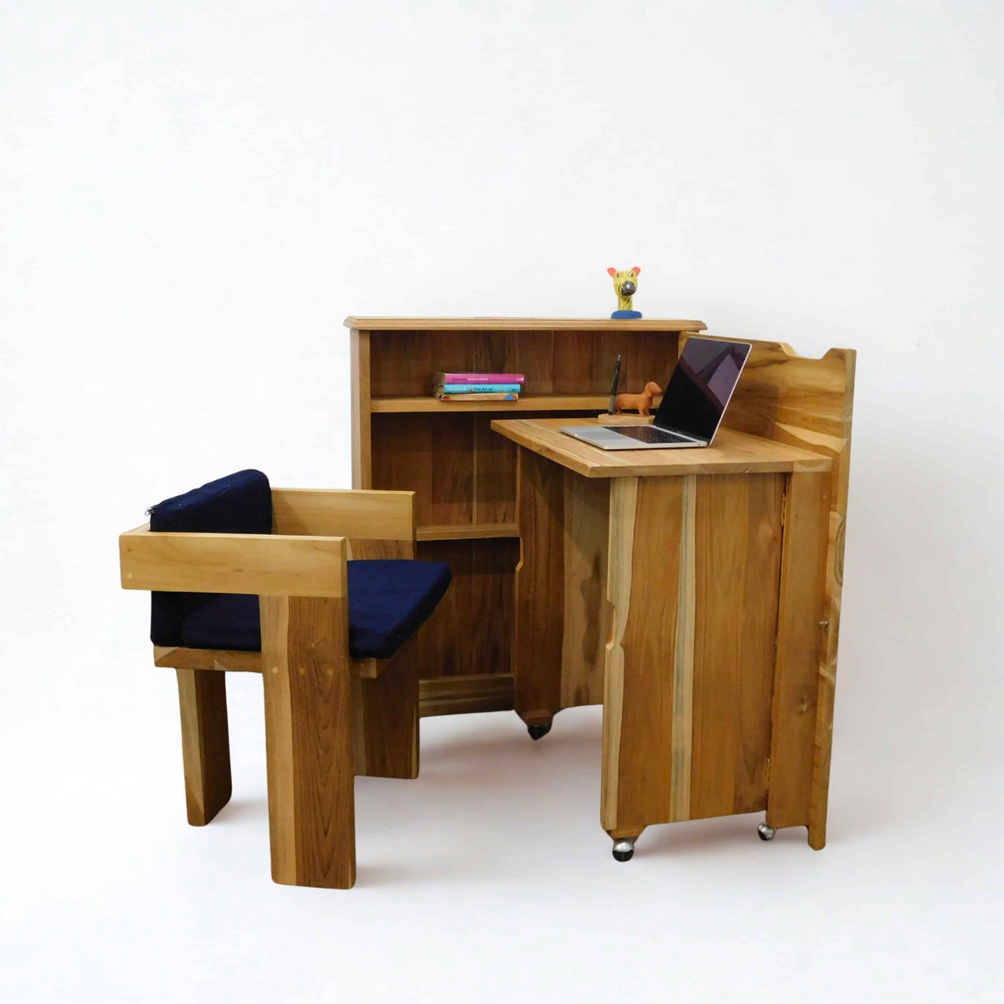 Mueble con Escritorio Oculto