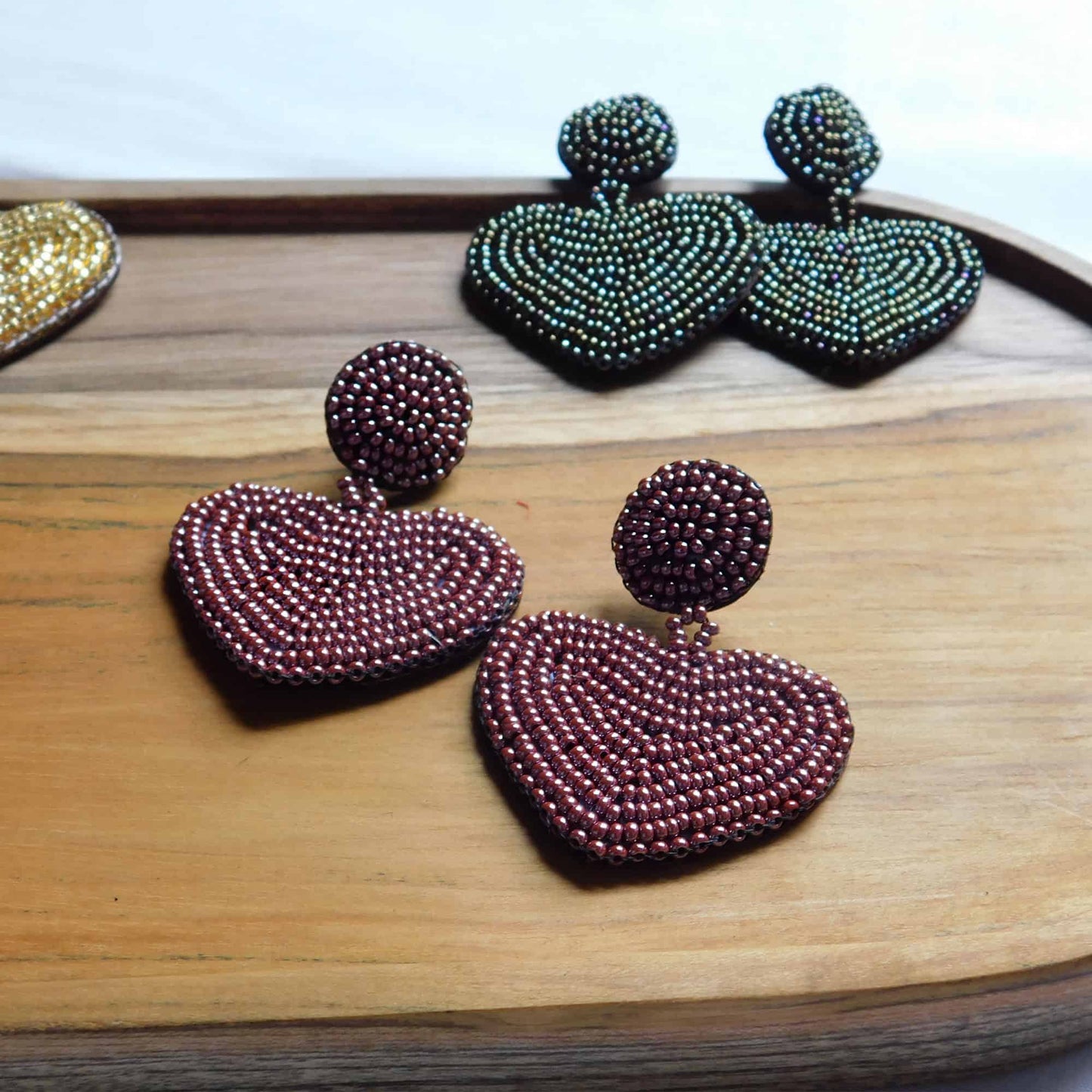 Aretes corazón colgante de mostacilla