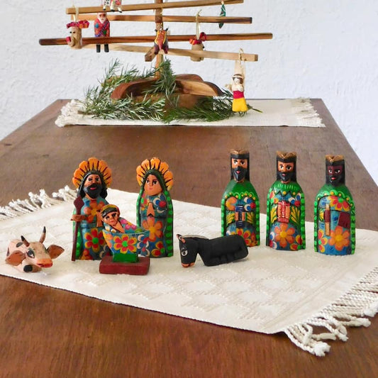 Nacimiento pequeño colores variados