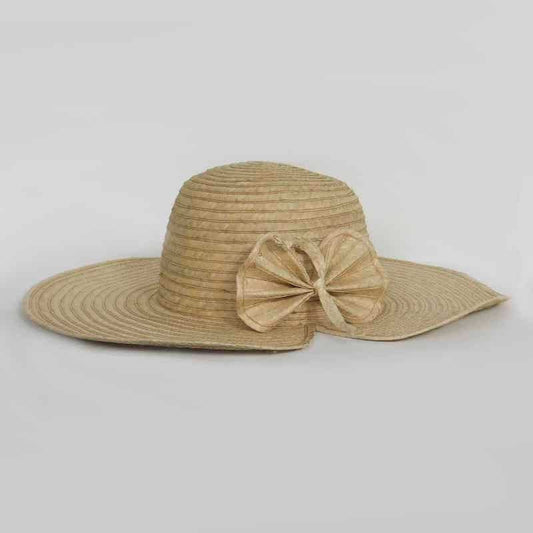 sombrero para la playa hecho de hojas de palma