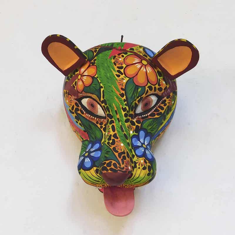 mascara de jaguar artesanal de guatemala