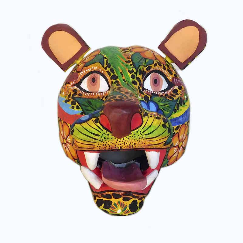 mascara de jaguar tallada en madera de guatemala