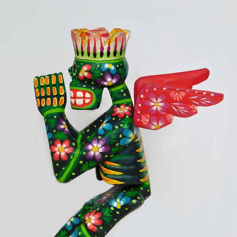 figura decorativa Día de los Muertos tallada y pintada a mano