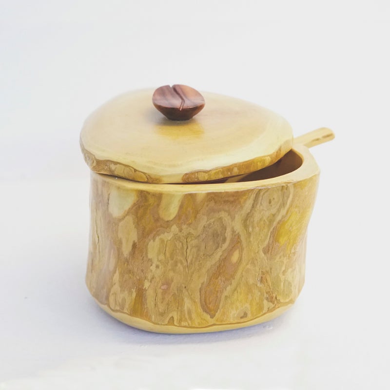 azucarero hecho artesanalmente con madera de raíz de café