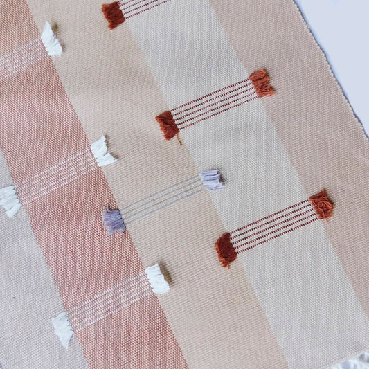 Camino de mesa tonos tierra y champán