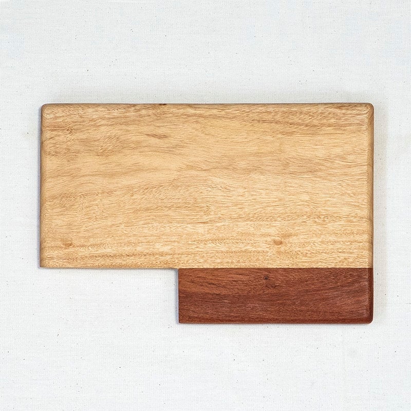 tabla de madera hecha a mano con espacio para cuchillo