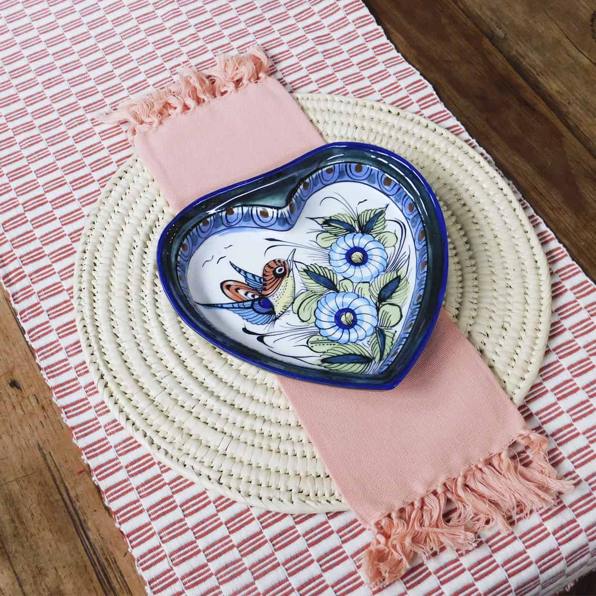 platos en forma de corazon de ceramica de san antonio guatemala