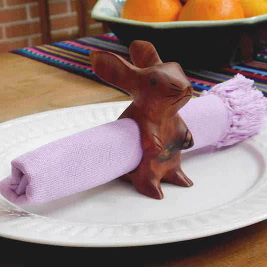 Porta servilleta de madera tallado en formad de conejo