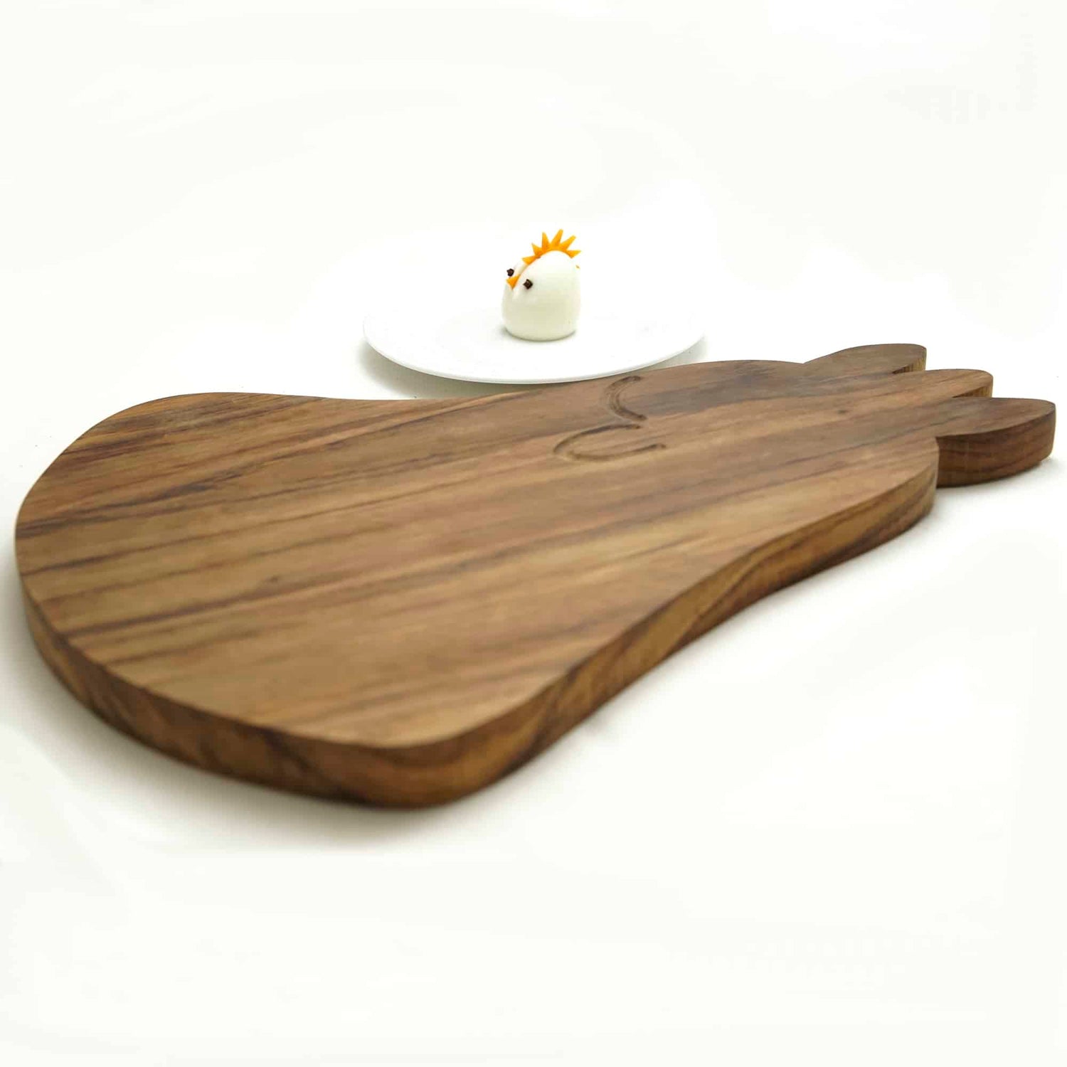 tabla de madera conacaste hecha con forma de pollo
