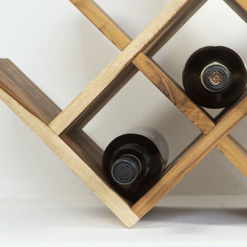 botellas de vino colocadas dentro de vinera hecha de madera